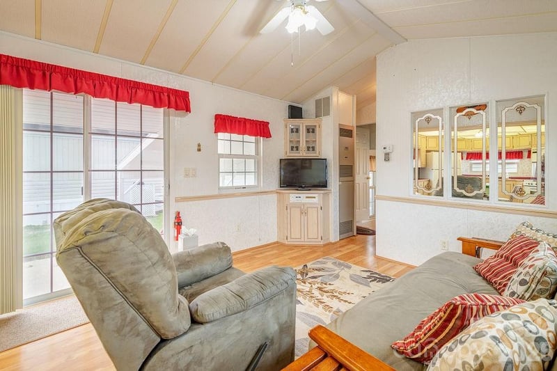 52 Strollers Ln, Waynesville, NC 28785