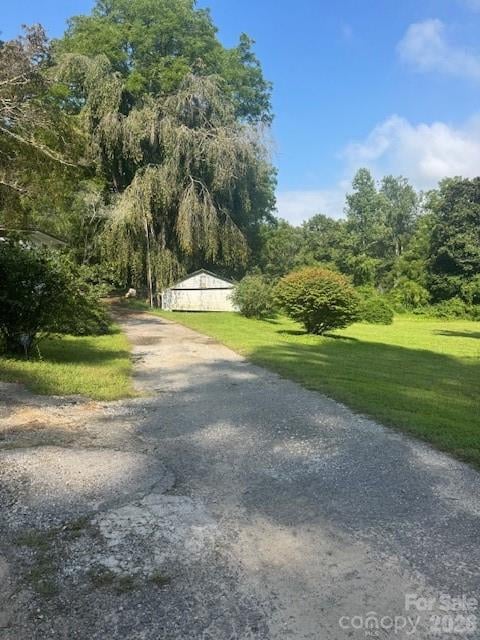 57 Twin Ponds Ln, Hendersonville, NC 28739