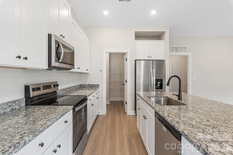6607 Fairford Dr, Charlotte, NC 28215