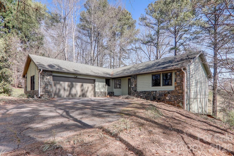 225 Sheepnose Dr, Lake Lure, NC 28746