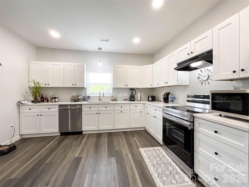 216 Winget Cir, Gastonia, NC 28054
