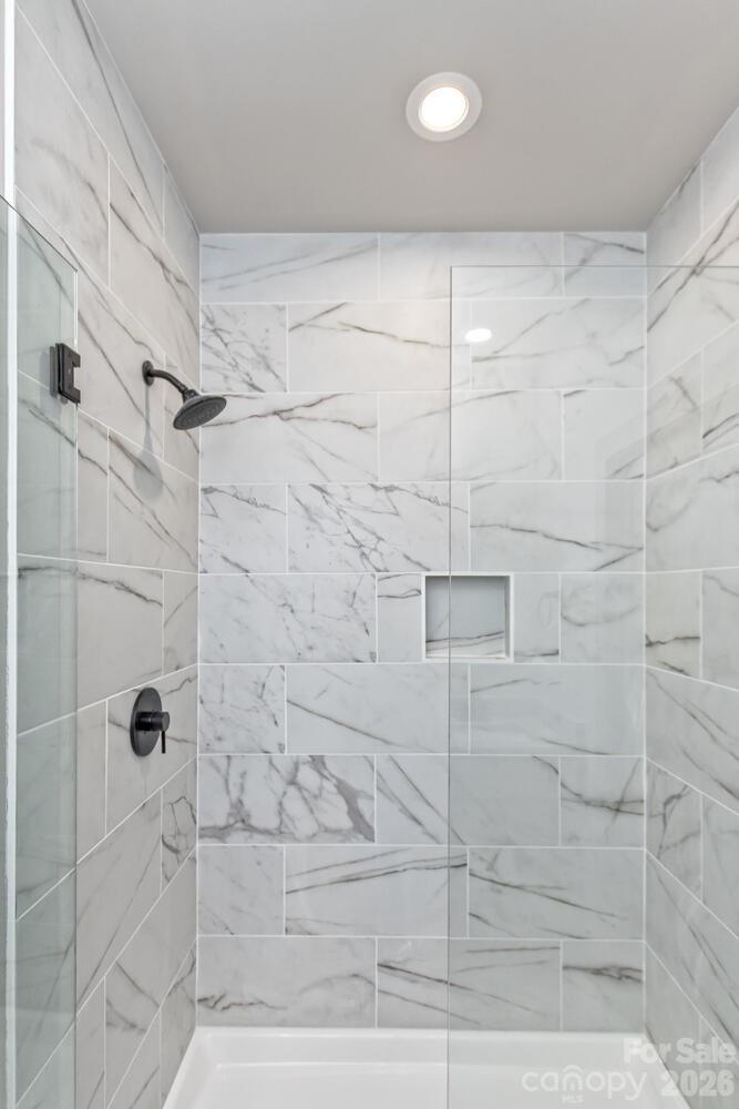 233 Edgewood Rd, Asheville, NC 28803