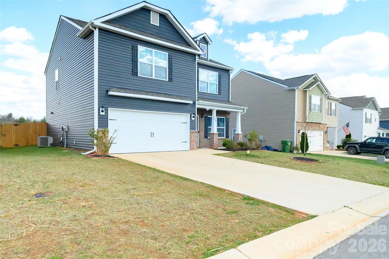 228 Ridgeview Ln, Mars Hill, NC 28754