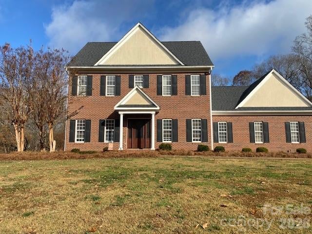 129 Walnut Ave, Yadkinville, NC 27055