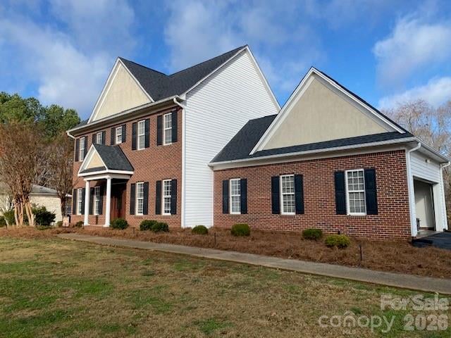129 Walnut Ave, Yadkinville, NC 27055