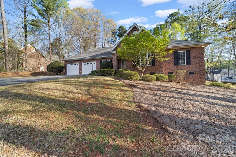 2910 Noritake Trl, Albemarle, NC 28001