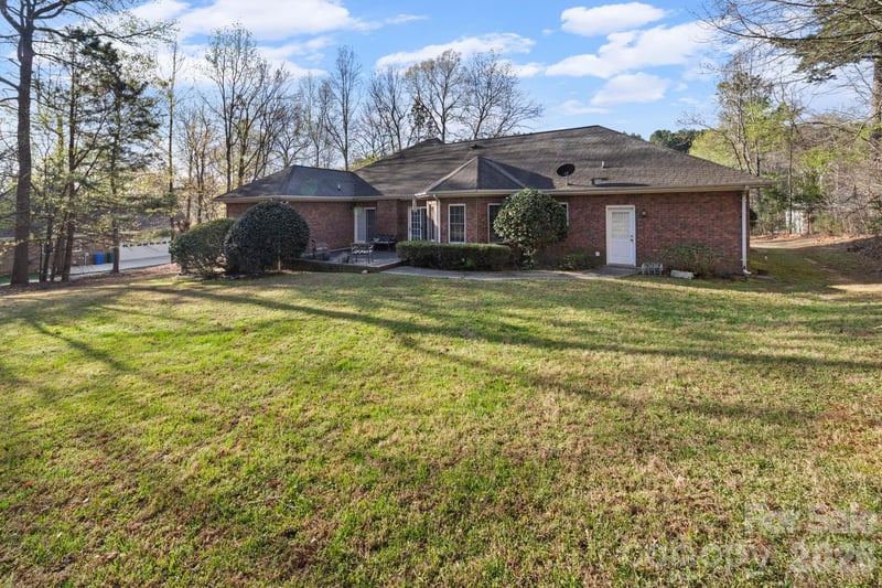 2910 Noritake Trl, Albemarle, NC 28001