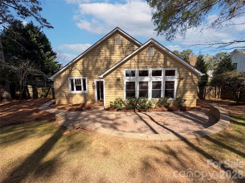 4467 Woodlark Ln, Charlotte, NC 28211
