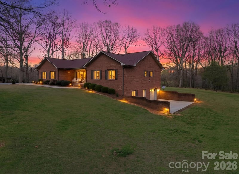 328 Davidson Ct, Taylorsville, NC 28681