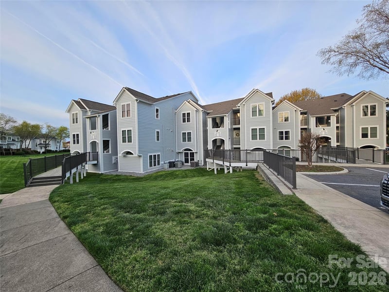 18709 Nautical Dr #305, Cornelius, NC 28031
