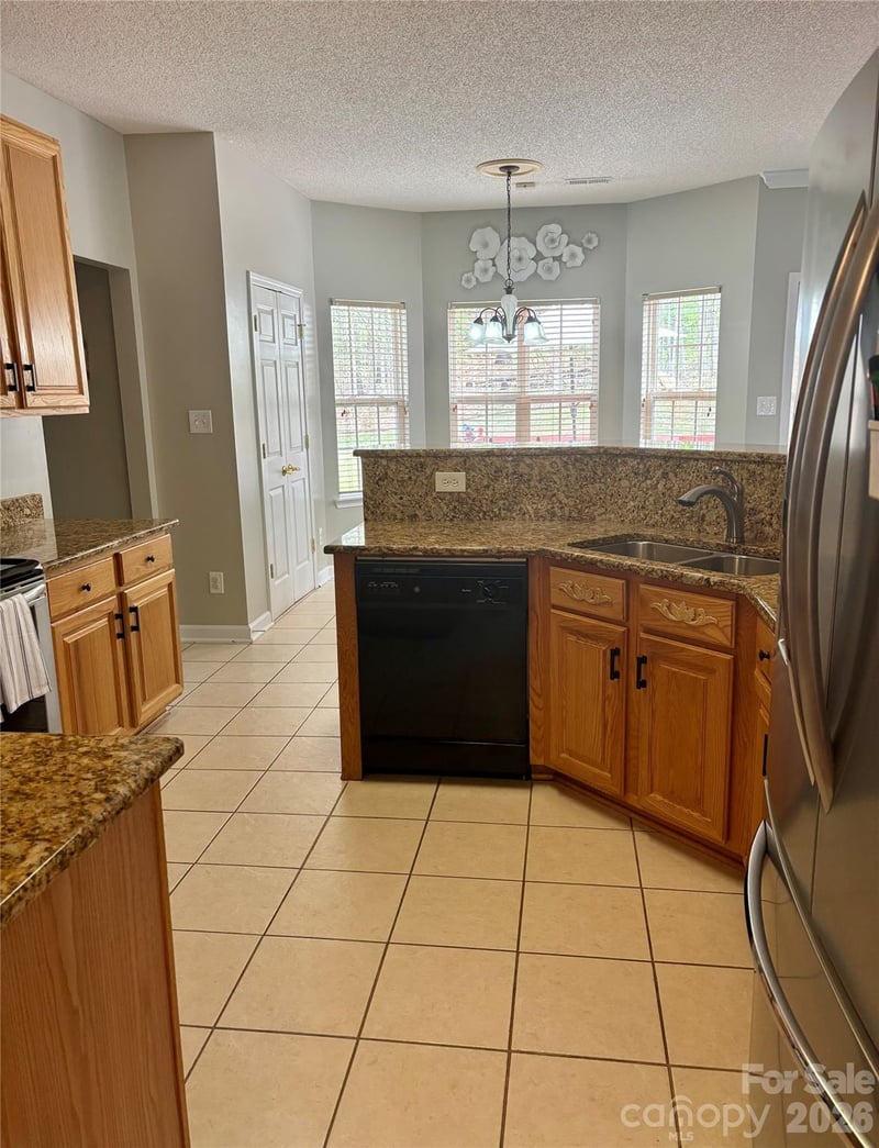 5367 Harvest Hill Dr, Harrisburg, NC 28075
