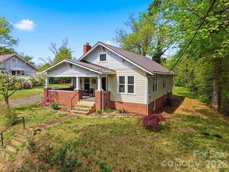 201 East Ave, Morganton, NC 28655