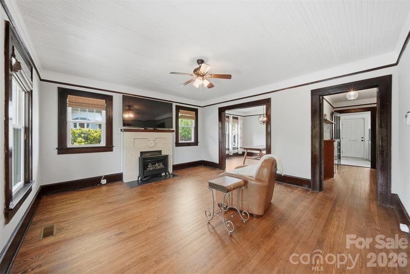 201 East Ave, Morganton, NC 28655