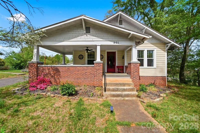 201 East Ave, Morganton, NC 28655