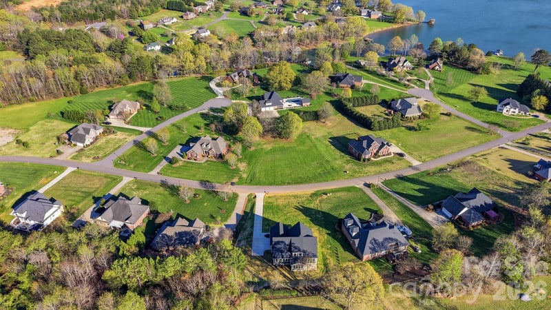 208 Cross Creek Dr, Cherryville, NC 28021