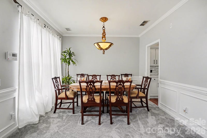 8727 Fieldcroft Dr, Charlotte, NC 28277
