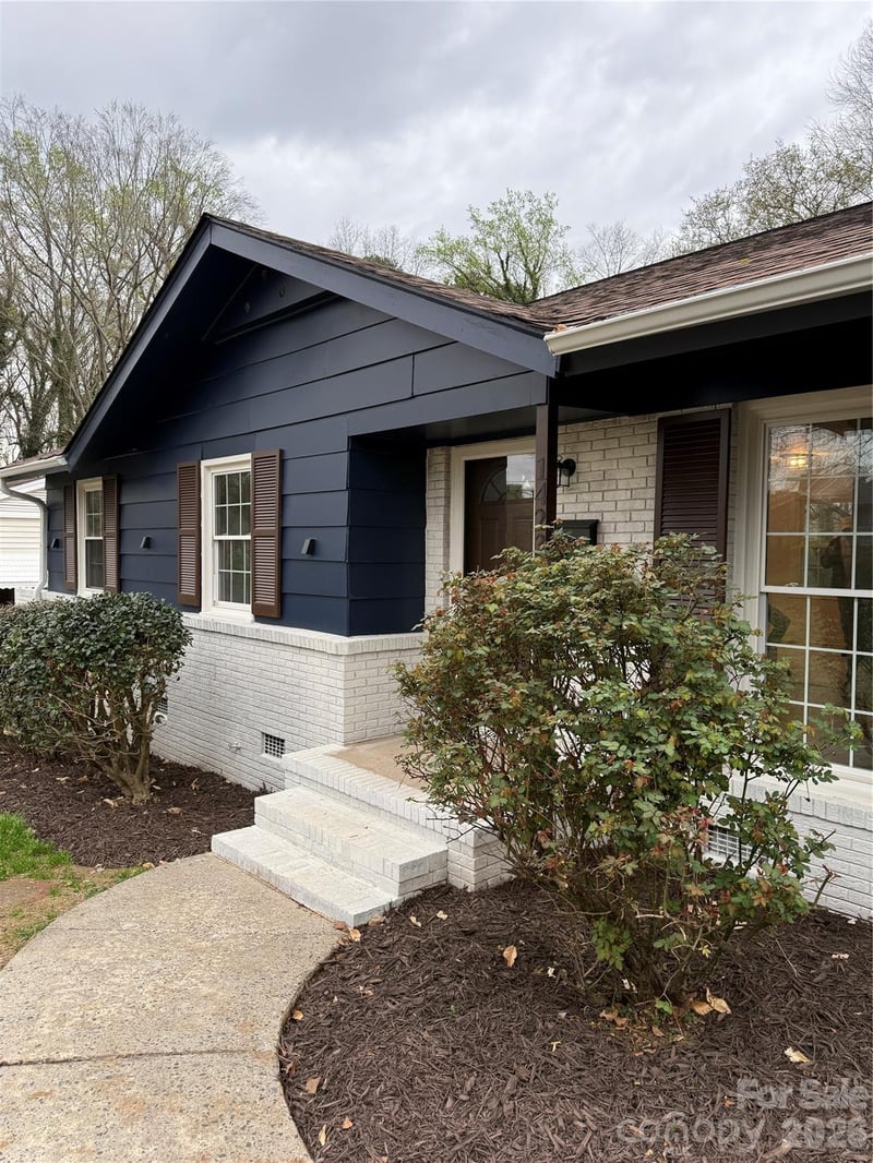 1423 Chelveston Dr, Charlotte, NC 28208