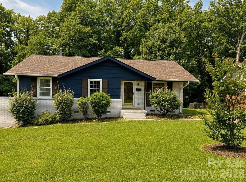 1423 Chelveston Dr, Charlotte, NC 28208