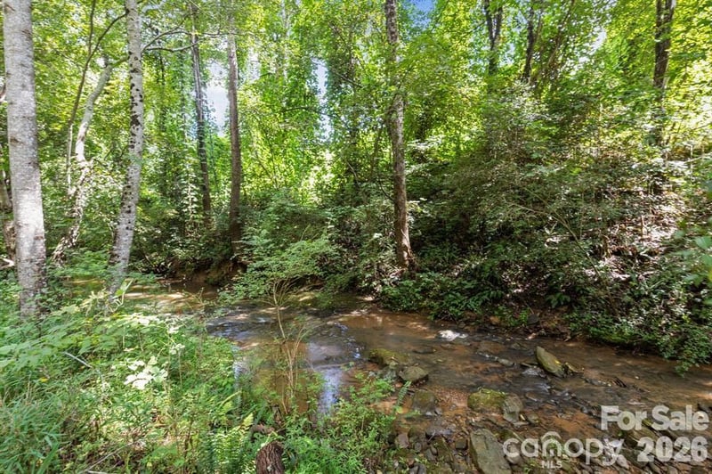 10th Avenue Dr, Hickory, NC 28602