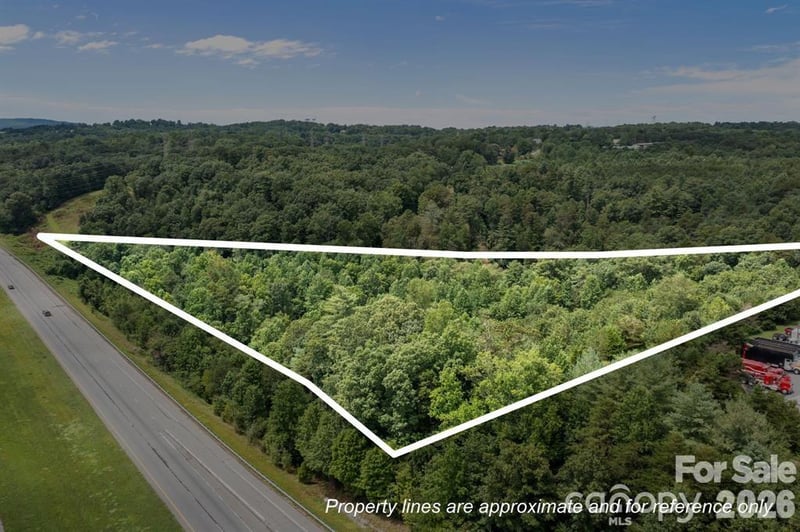 10th Avenue Dr, Hickory, NC 28602