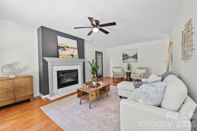 10 Orchard Pl, Weaverville, NC 28787