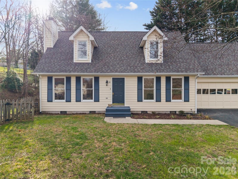 10 Orchard Pl, Weaverville, NC 28787