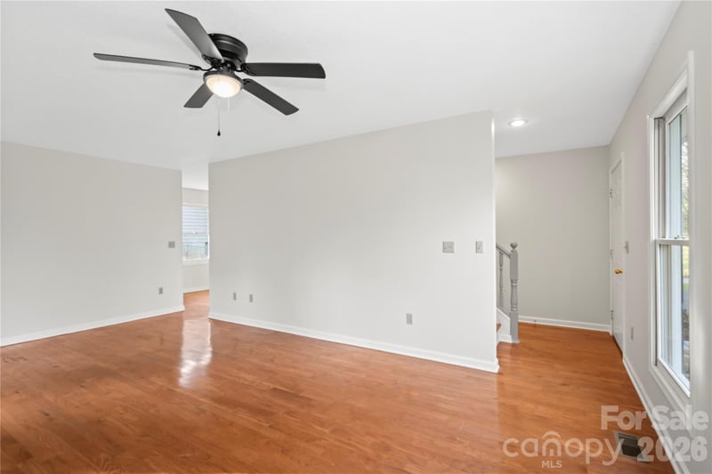 10 Orchard Pl, Weaverville, NC 28787