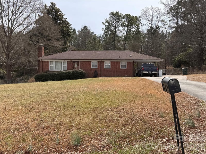 109 Lybrand St, Great Falls, SC 29055