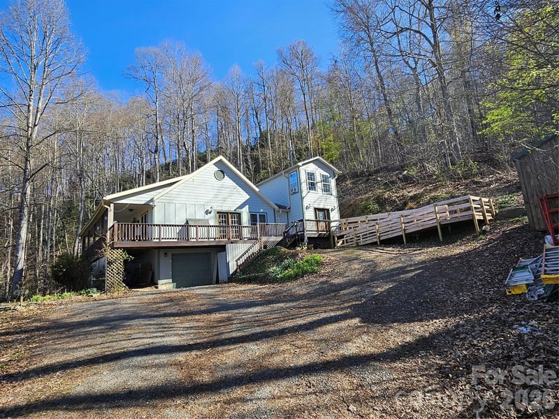 477 West Ridge Dr, Burnsville, NC 28714
