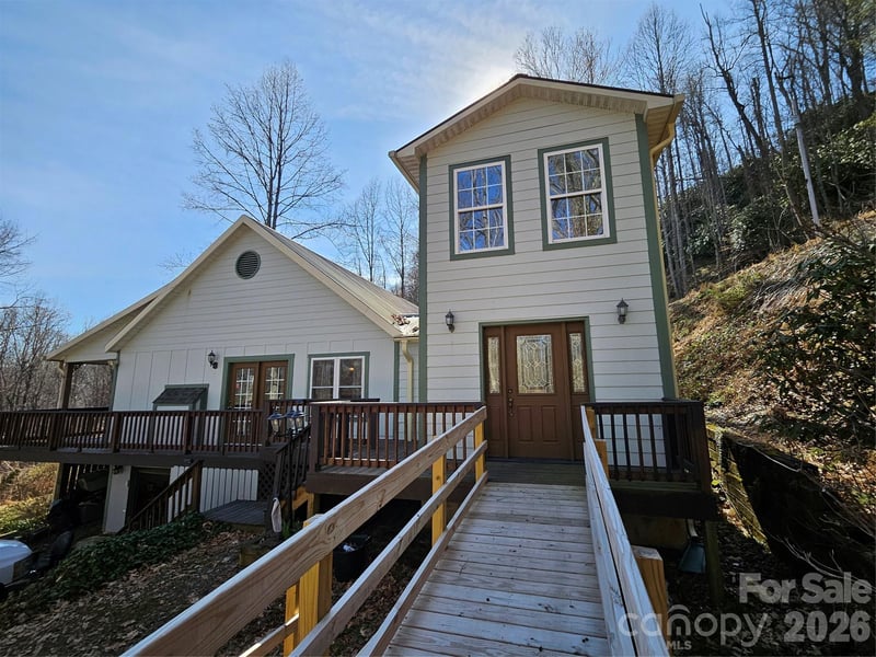 477 West Ridge Dr, Burnsville, NC 28714