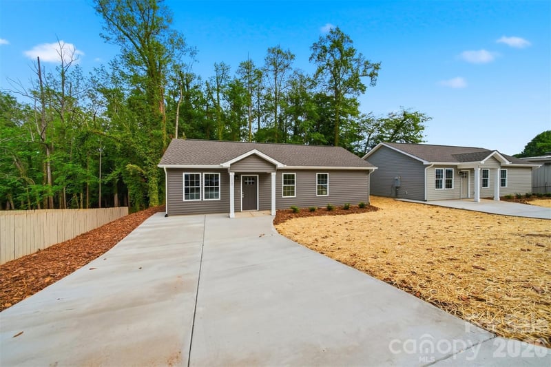 1298 18th St, Hickory, NC 28601
