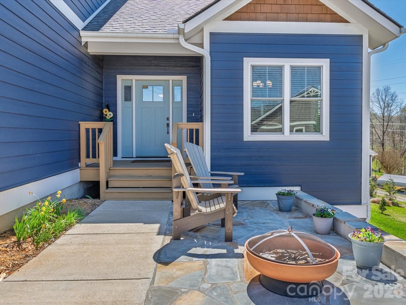 111 Ellis Ln, Arden, NC 28704
