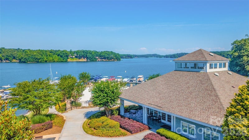 136 Windemere Isle Rd, Statesville, NC 28677