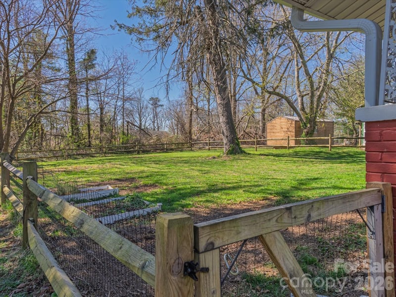 12 Maple Ln, Arden, NC 28704