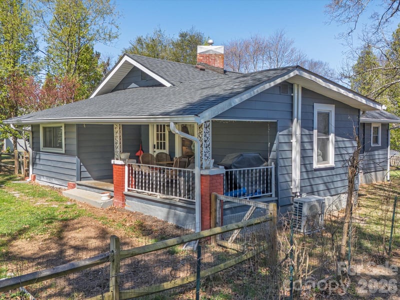 12 Maple Ln, Arden, NC 28704