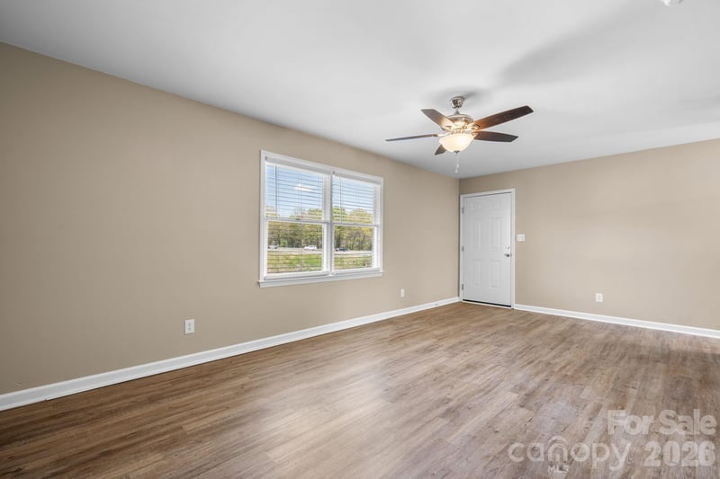 525 12th St #30, Hickory, NC 28602