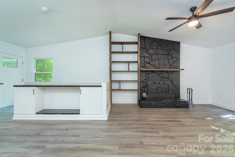 4 Smokey Mountain Dr, Swannanoa, NC 28778