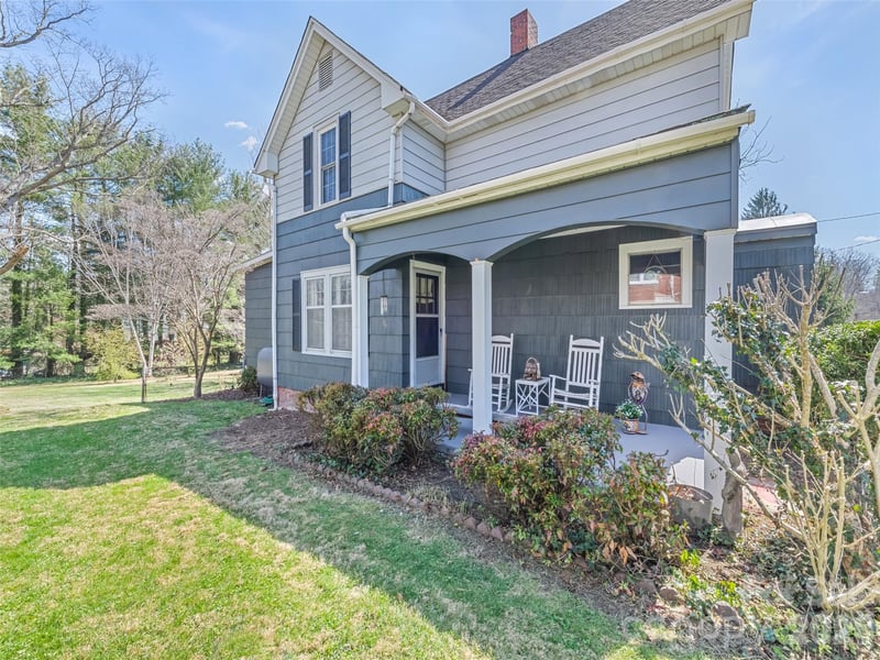 151 Hampton Hts, Canton, NC 28716