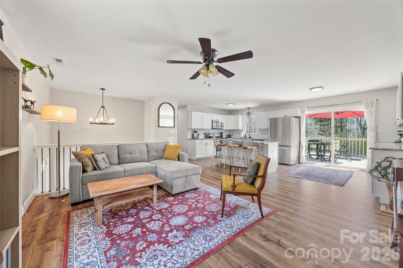 4206 Wimbledon Dr, Dallas, NC 28034