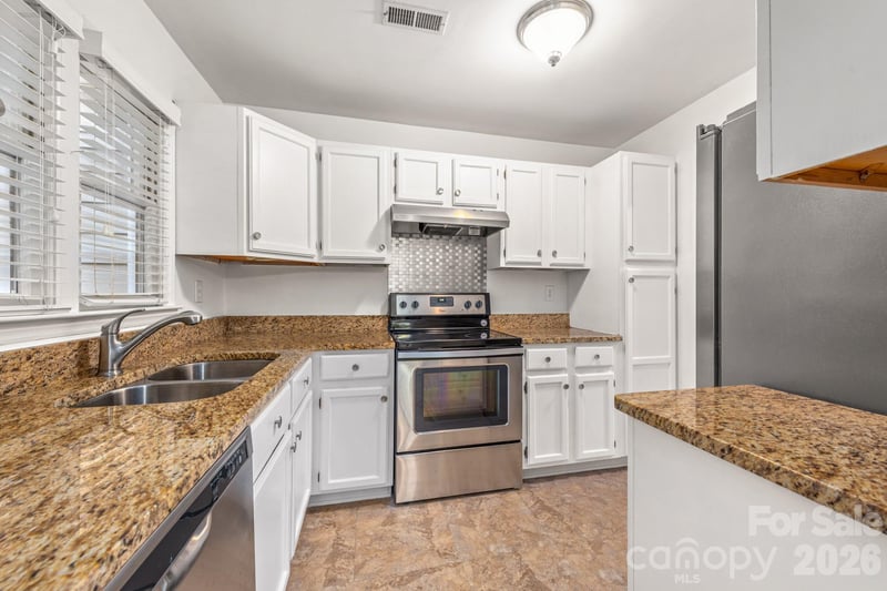 2715 Selwyn Ave #34, Charlotte, NC 28209