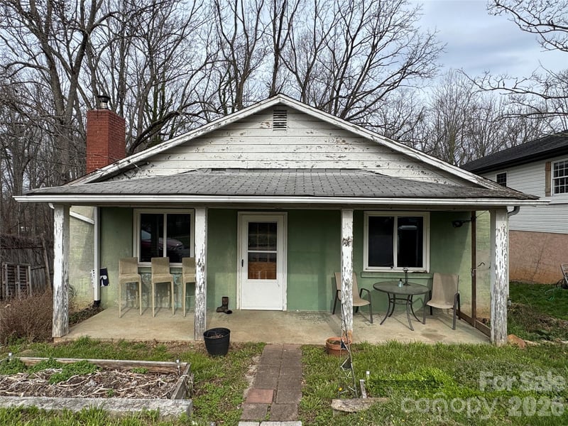 57 Argyle Ln, Asheville, NC 28806