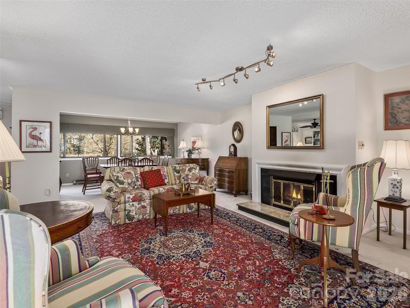 201 Crowfields Dr, Asheville, NC 28803