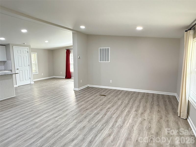 1332 Poplar Glen Dr, Kannapolis, NC 28083