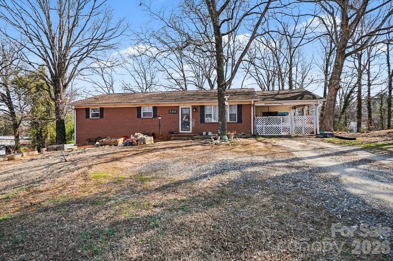 508 Pineywood Rd, Thomasville, NC 27360