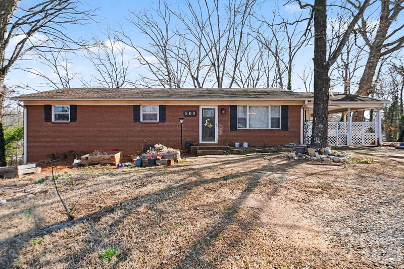 508 Pineywood Rd, Thomasville, NC 27360