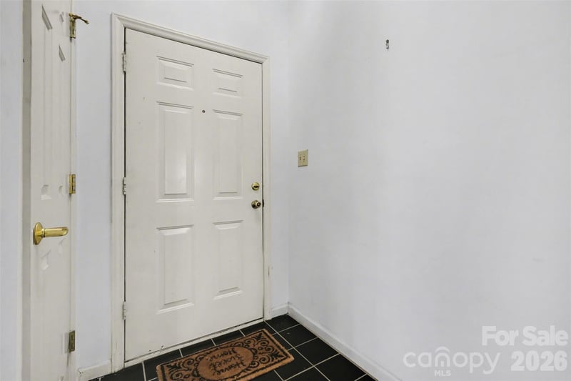 2008 Sloan Dr, Charlotte, NC 28208