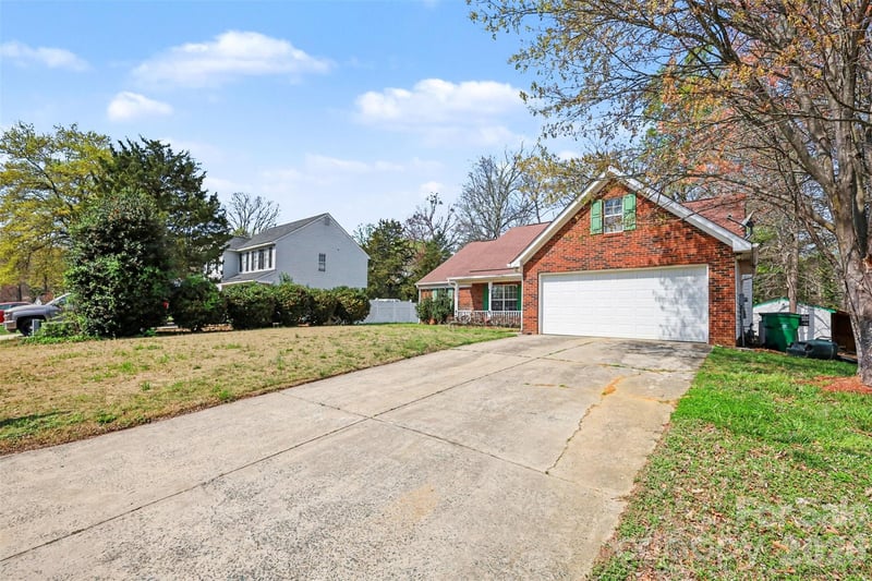 2008 Sloan Dr, Charlotte, NC 28208