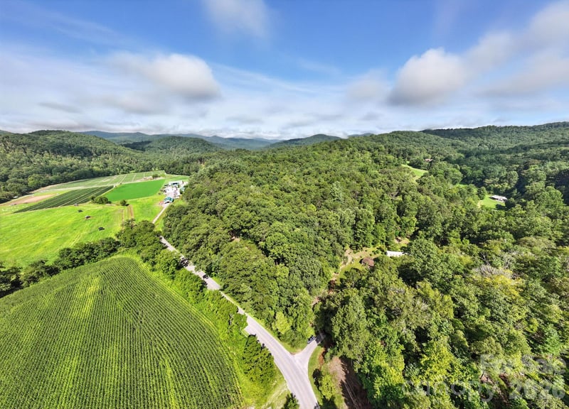 0000 Mullinax Cove Rd, Mills River, NC 28759