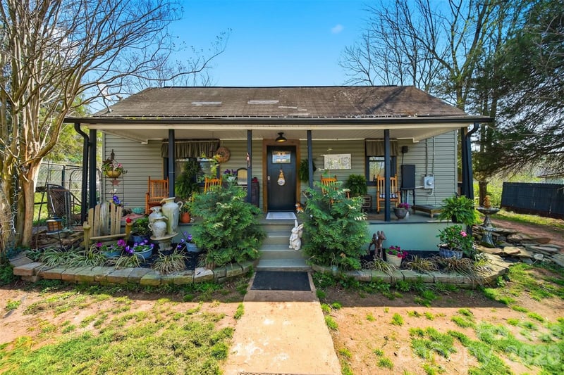 507 Oak St, Lenoir, NC 28645