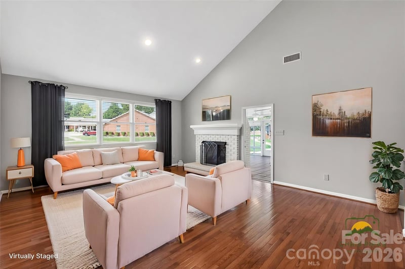 19830 Oak Leaf Cir, Cornelius, NC 28031